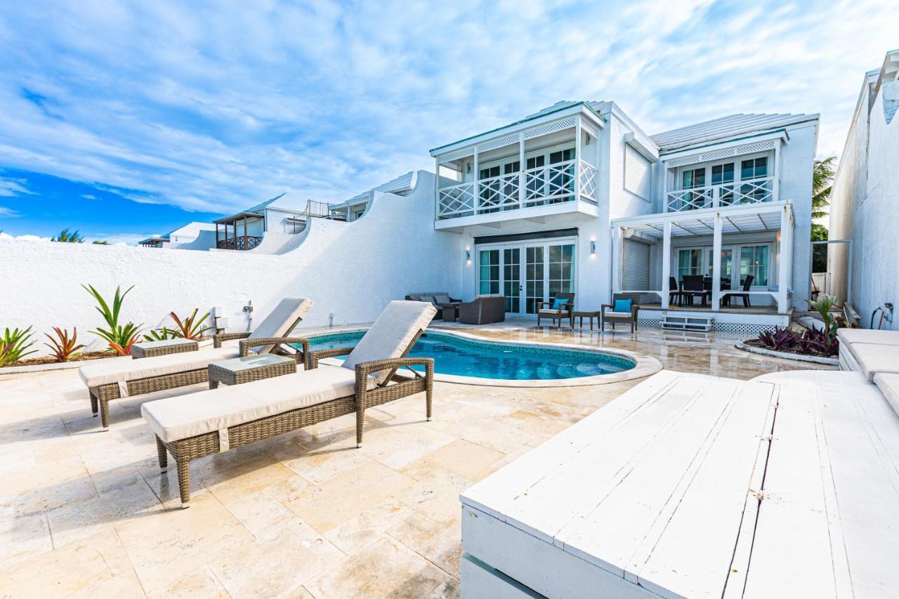 Villa Caprice 8 - Luxury Townhouse In Gated Community - Pool, Oceanfront Nassau