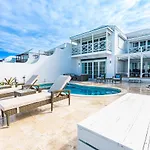 Caprice 8 - Luxury Townhouse In Gated Community - Pool, Oceanfront
