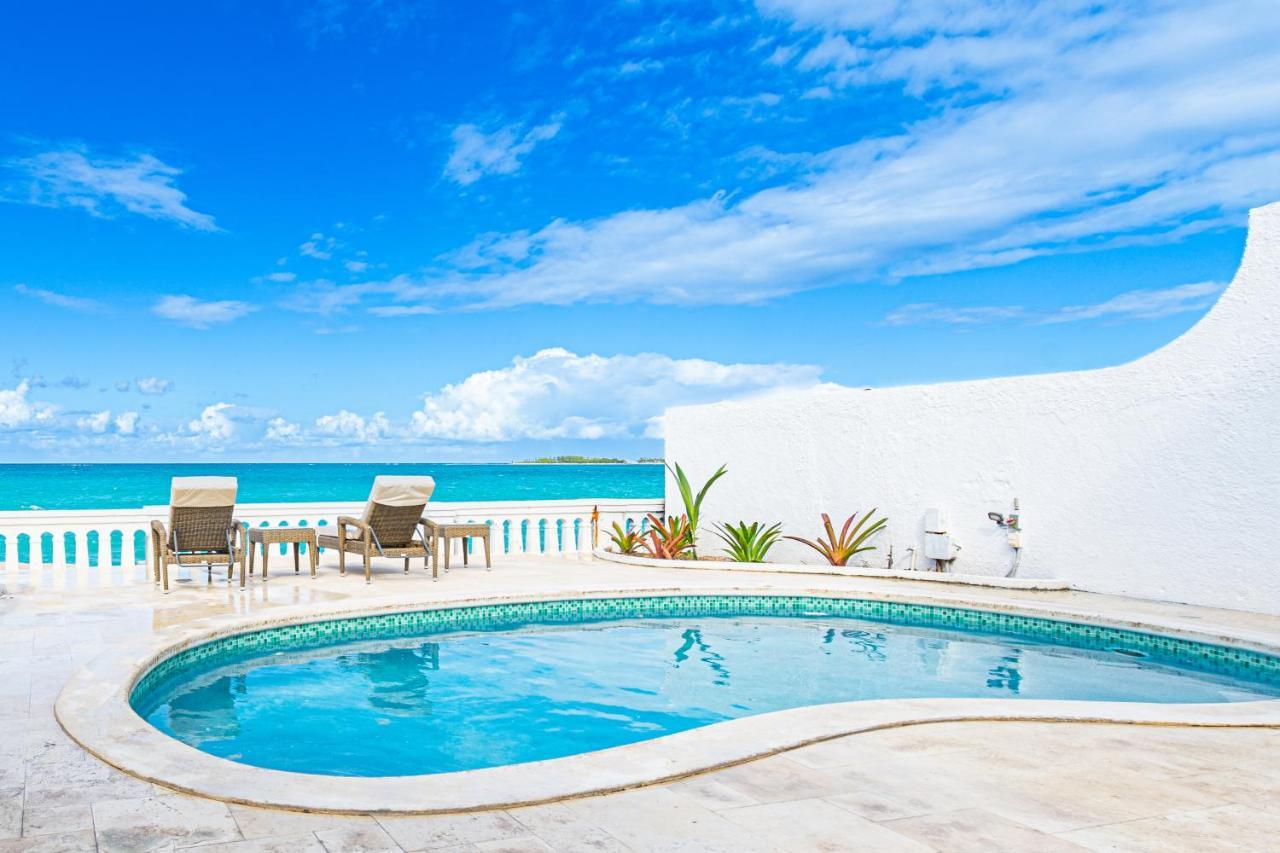 Villa Caprice 8 - Luxury Townhouse In Gated Community - Pool, Oceanfront Nassau